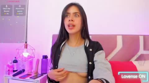 Snapshot of atenea_kros chatting on April 21, 12:22 pm Atenea online show from April 21, 12:22 pm