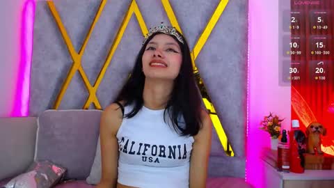Snapshot of atenea_smith1 chatting on May 6, 4:19 am Athenea online show from May 6, 4:19 am