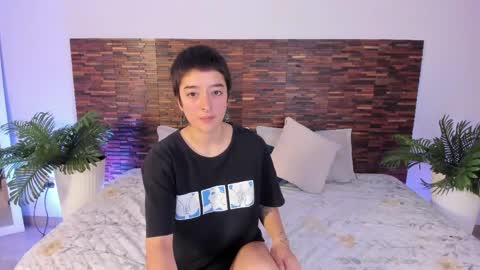 Snapshot of atheena__ chatting on May 11, 12:33 pm Athenea online show from May 11, 12:33 pm