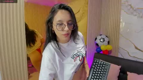 Snapshot of athenaa_tay chatting on July 10, 3:33 am Atenea online show from July 10, 3:33 am