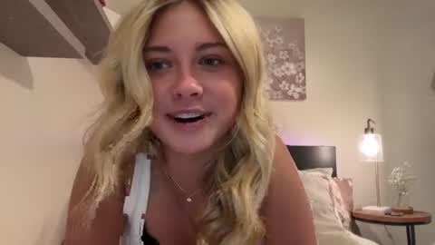 Snapshot of athenaaa8 chatting on July 24, 10:30 pm Athena online show from July 24, 10:30 pm