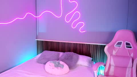 Snapshot of athenea__fox chatting on May 10, 12:21 pm athenea__fox online show from May 10, 12:21 pm