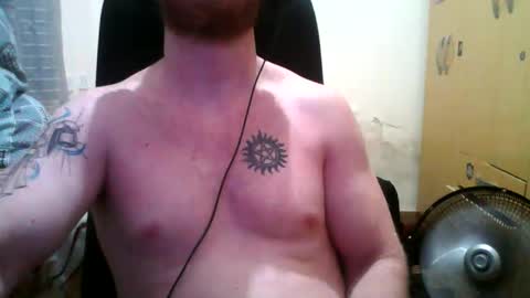 Snapshot of athleticboyy chatting on November 9, 7:23 pm Paul Van online show from November 9, 7:23 pm