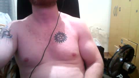 Snapshot of athleticboyy chatting on July 18, 7:45 am Paul Van online show from July 18, 7:45 am