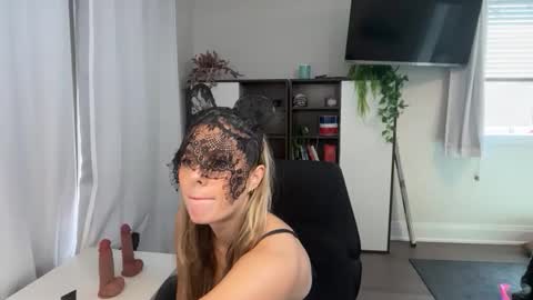 Snapshot of athleticsoles chatting on April 14, 4:46 pm athleticsoles online show from April 14, 4:46 pm