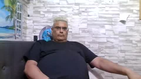 A online show from November 29, 12:19 pm