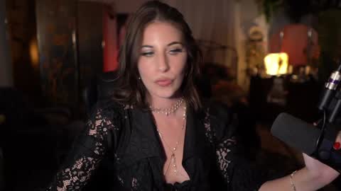 Snapshot of audrey_ chatting on September 22, 3:41 am Audrey online show from September 22, 3:41 am