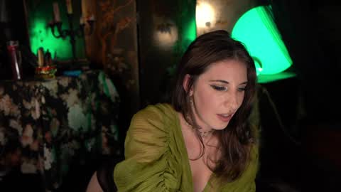 Snapshot of audrey_ chatting on October 26, 4:29 am Audrey online show from October 26, 4:29 am