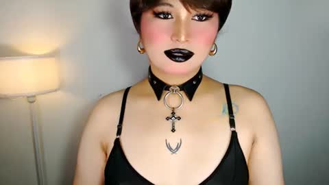 Snapshot of audreyholloway chatting on June 15, 9:11 am Audrey online show from June 15, 9:11 am