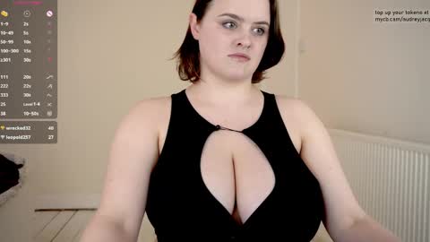 Snapshot of audreyjacq chatting on April 28, 3:06 pm Audrey Jacq online show from April 28, 3:06 pm