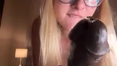 AudreyAlien online show from March 19, 5:11 am