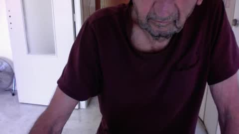 Snapshot of auguste688483 chatting on May 2, 8:30 am auguste688483 online show from May 2, 8:30 am