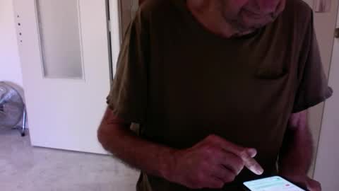 Snapshot of auguste688483 chatting on May 20, 8:20 am auguste688483 online show from May 20, 8:20 am