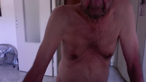 Snapshot of auguste688483 chatting on May 28, 8:44 am auguste688483 online show from May 28, 8:44 am