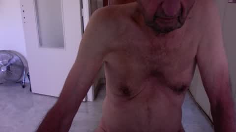 Snapshot of auguste688483 chatting on May 29, 8:34 am auguste688483 online show from May 29, 8:34 am