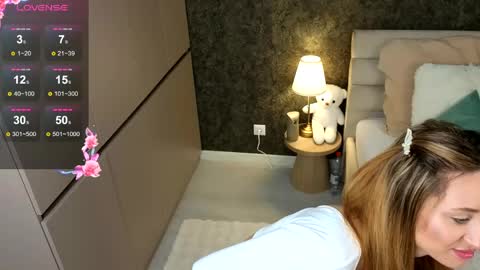 Aura online show from April 17, 8:12 pm