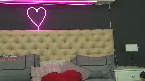 Snapshot of auramilff chatting on June 5, 8:25 pm auramilff online show from June 5, 8:25 pm