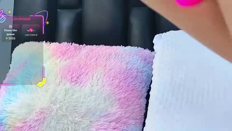 Aura online show from November 22, 7:13 pm