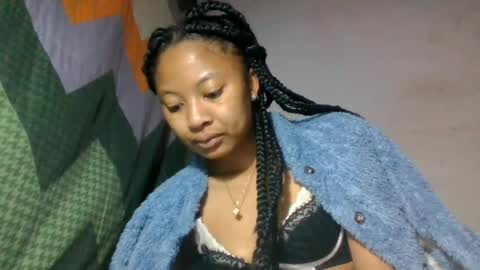 Snapshot of aurelie08 chatting on June 30, 3:18 am aurelie08 online show from June 30, 3:18 am