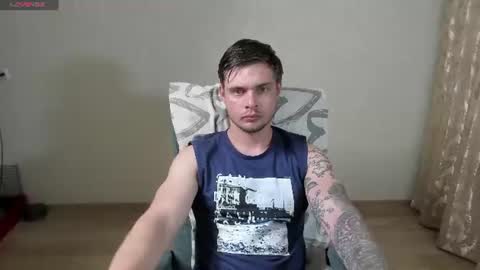 Snapshot of aurelius_x1 chatting on June 15, 10:23 pm Maks online show from June 15, 10:23 pm