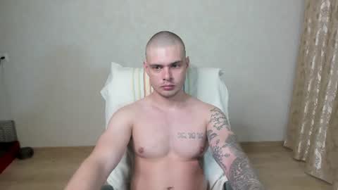Snapshot of aurelius_x1 chatting on June 18, 7:18 pm Maks online show from June 18, 7:18 pm