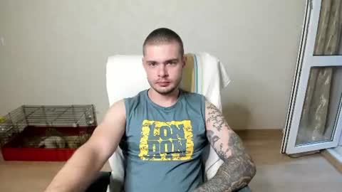 Snapshot of aurelius_x1 chatting on July 4, 3:35 am Maks online show from July 4, 3:35 am