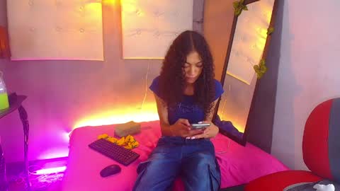 Snapshot of aurora_ath chatting on May 11, 10:40 pm Aurora ath online show from May 11, 10:40 pm