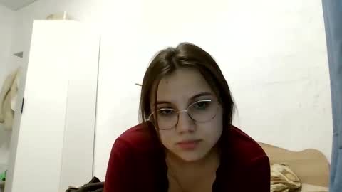 Snapshot of aurora_breeze chatting on February 12, 7:20 pm Kiara Xanthe online show from February 12, 7:20 pm