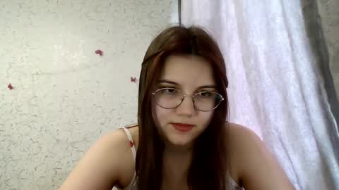 Snapshot of aurora_breeze chatting on April 28, 11:37 am Kiara Xanthe online show from April 28, 11:37 am