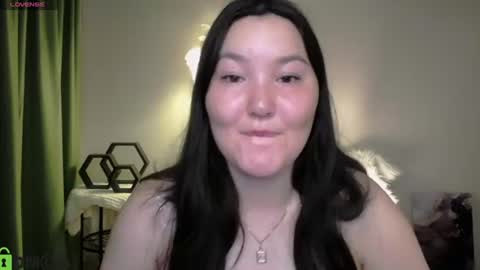 Snapshot of aurora_briggs chatting on July 8, 5:12 am Camila online show from July 8, 5:12 am