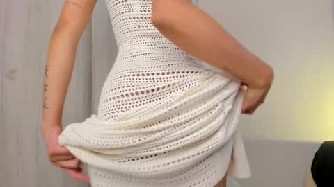 Snapshot of aurora_bunnie chatting on February 17, 9:21 pm Sharith online show from February 17, 9:21 pm