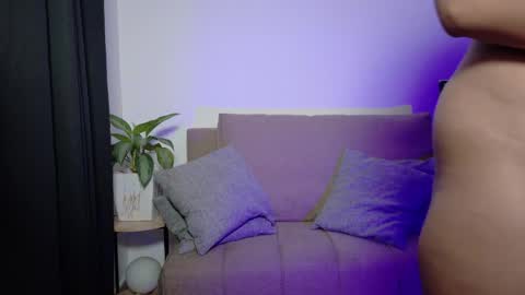 Snapshot of aurora_collins08 chatting on May 7, 4:12 pm aurora_collins08 online show from May 7, 4:12 pm