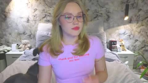 Kate online show from November 8, 1:55 pm