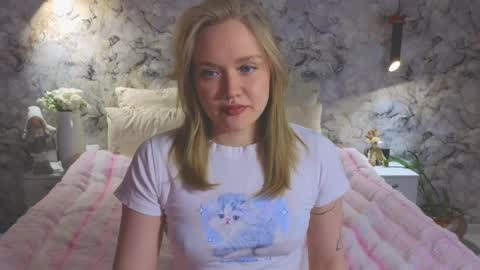 Snapshot of aurora_golden chatting on May 23, 11:58 am Kate online show from May 23, 11:58 am