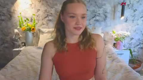 Snapshot of aurora_golden chatting on July 12, 6:15 am Kate online show from July 12, 6:15 am