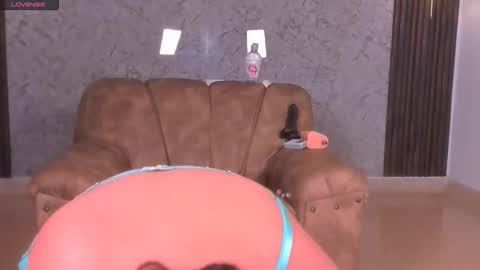 aurora_lul online show from April 17, 7:22 am