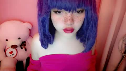 Snapshot of aurora_more chatting on April 20, 11:06 pm cute online show from April 20, 11:06 pm