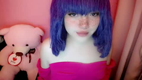 Snapshot of aurora_more chatting on May 1, 11:37 am cute online show from May 1, 11:37 am