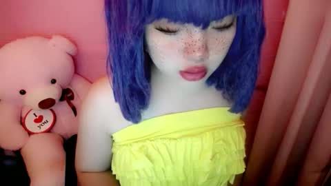 Snapshot of aurora_more chatting on May 11, 12:27 am cute online show from May 11, 12:27 am