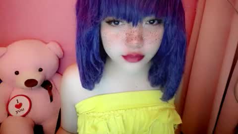 Snapshot of aurora_more chatting on May 27, 10:18 pm cute online show from May 27, 10:18 pm