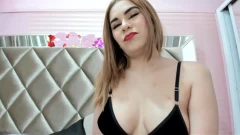 Snapshot of aurora_rossii chatting on June 11, 3:04 am aurora_rossii online show from June 11, 3:04 am