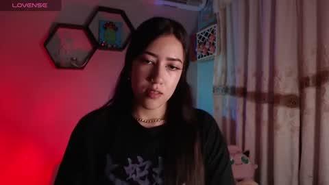 Snapshot of aurora_shy_ chatting on June 24, 9:08 am Aurora online show from June 24, 9:08 am