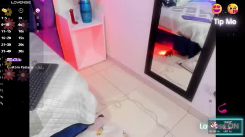 Snapshot of aurora_wish chatting on February 26, 3:11 pm aurora_wish online show from February 26, 3:11 pm