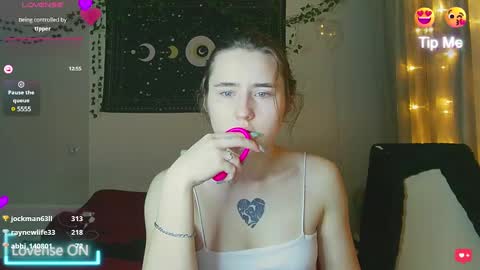 Snapshot of aurora_worker chatting on December 25, 8:28 pm Aurora online show from December 25, 8:28 pm