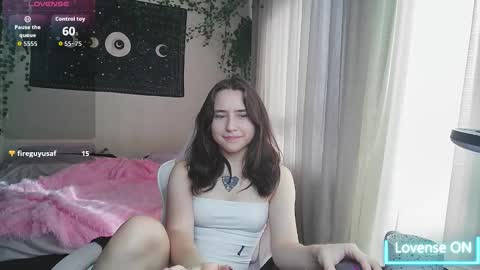 Snapshot of aurora_worker chatting on October 13, 4:12 am Aurora online show from October 13, 4:12 am