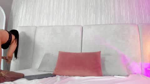 Snapshot of auroradurand chatting on December 29, 12:52 am ...  ... online show from December 29, 12:52 am