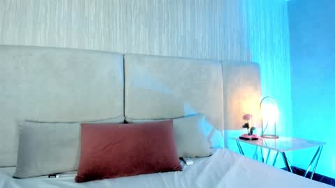 Snapshot of auroradurand chatting on January 8, 12:17 am ...  ... online show from January 8, 12:17 am