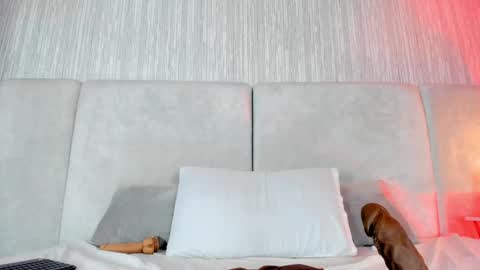 Snapshot of auroradurand chatting on February 7, 12:09 am ...  ... online show from February 7, 12:09 am