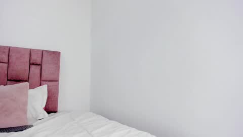 Snapshot of auroradurand chatting on March 6, 1:37 am ...  ... online show from March 6, 1:37 am