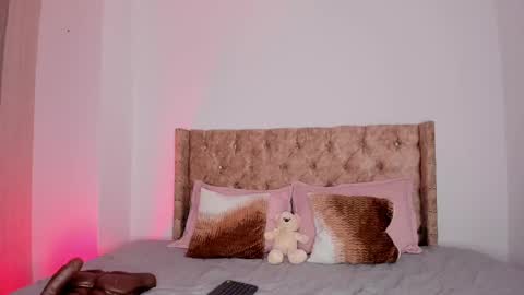 Snapshot of auroradurand chatting on September 25, 10:02 pm ...  ... online show from September 25, 10:02 pm